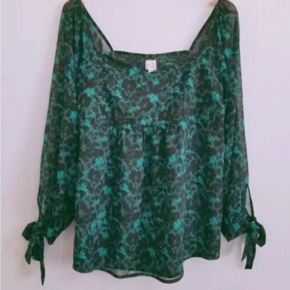 Sold!!Beautiful Brand New-Ingrid Isabel Green and Black Floral Blouse - Picture 3 of 5